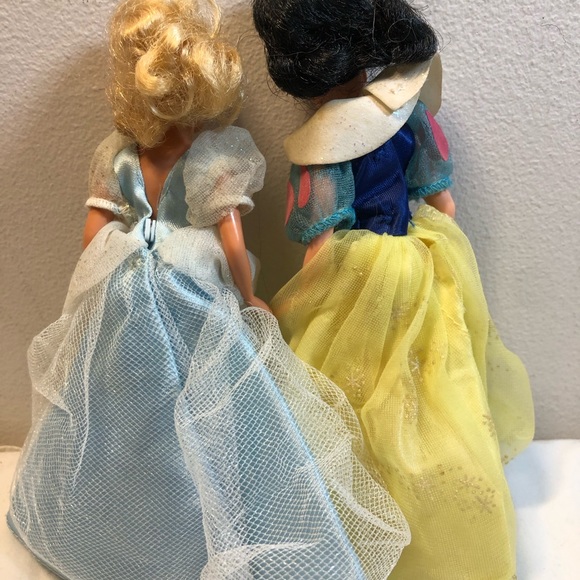 Vintage 6.5” mini Disney Cinderella & Snow White Dolls - Picture 4 of 9